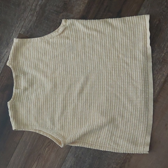 Izod vest - Picture 4 of 4